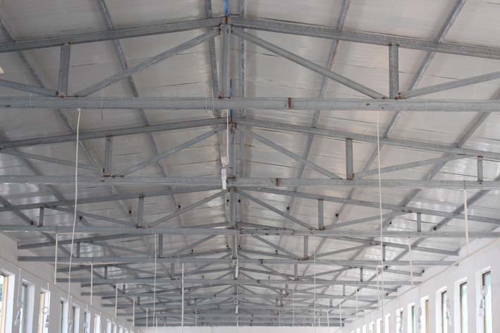 標(biāo)準(zhǔn)化羊舍8厘厚雙層彩鋼瓦